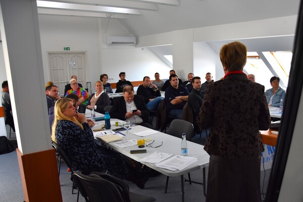 Hogyan segíthetik a hazai szakszervezetek munkáját az európai szakszervezetek?
